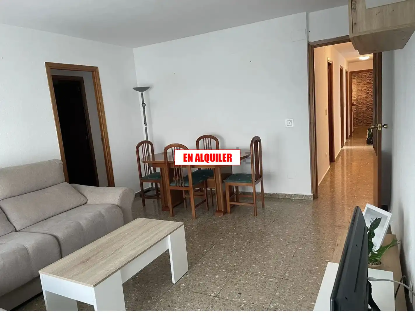 Sala de estar de Piso de alquiler en Ciudad Real con Aire acondicionado, Terraza y Amueblado