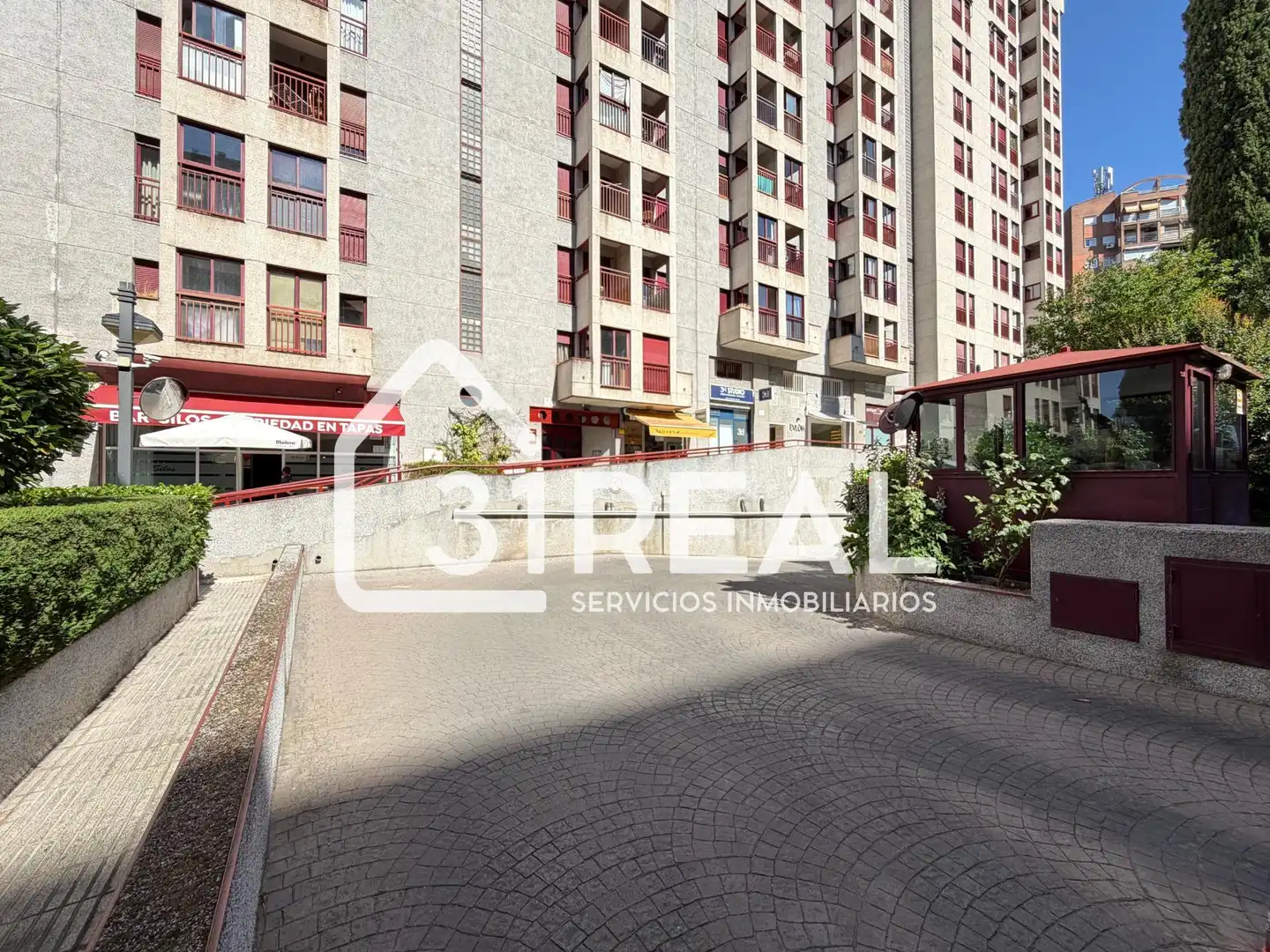 Vista exterior de Piso en venta en Madrid con Aire acondicionado, Calefacción y Jardín privado