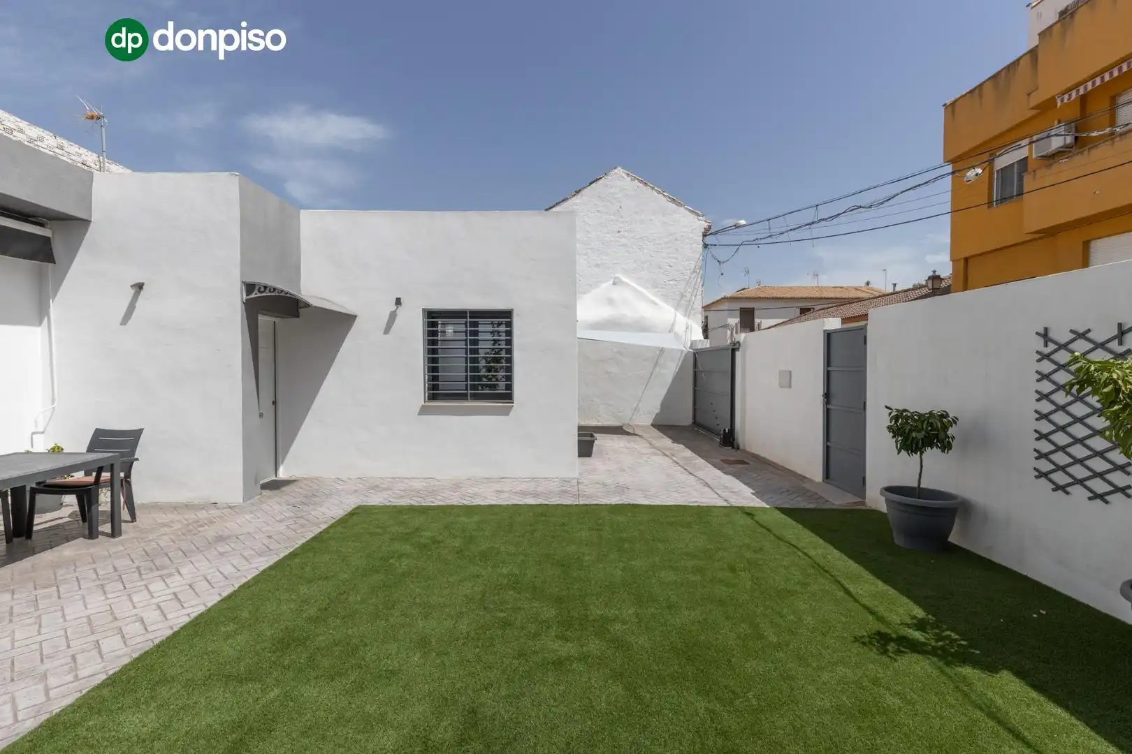 Casa en venda a Calle VIOLETA