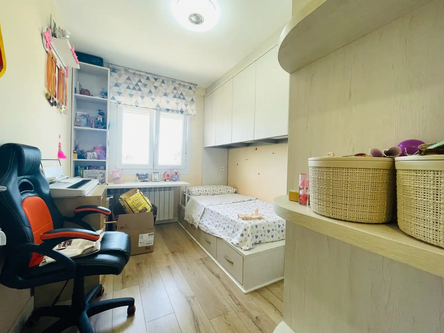 Bedroom of Flat for sale in Cadrete  with Air Conditioner, Heating and Private garden
