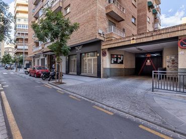 Individual amb ascensor en venda a Calle las Flores 5