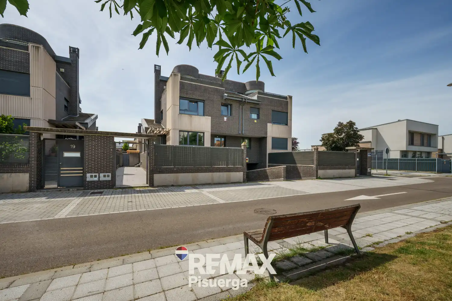 Vista exterior de Casa o xalet en venda en Valladolid amb Aire condicionat, Calefacció i Jardí privat
