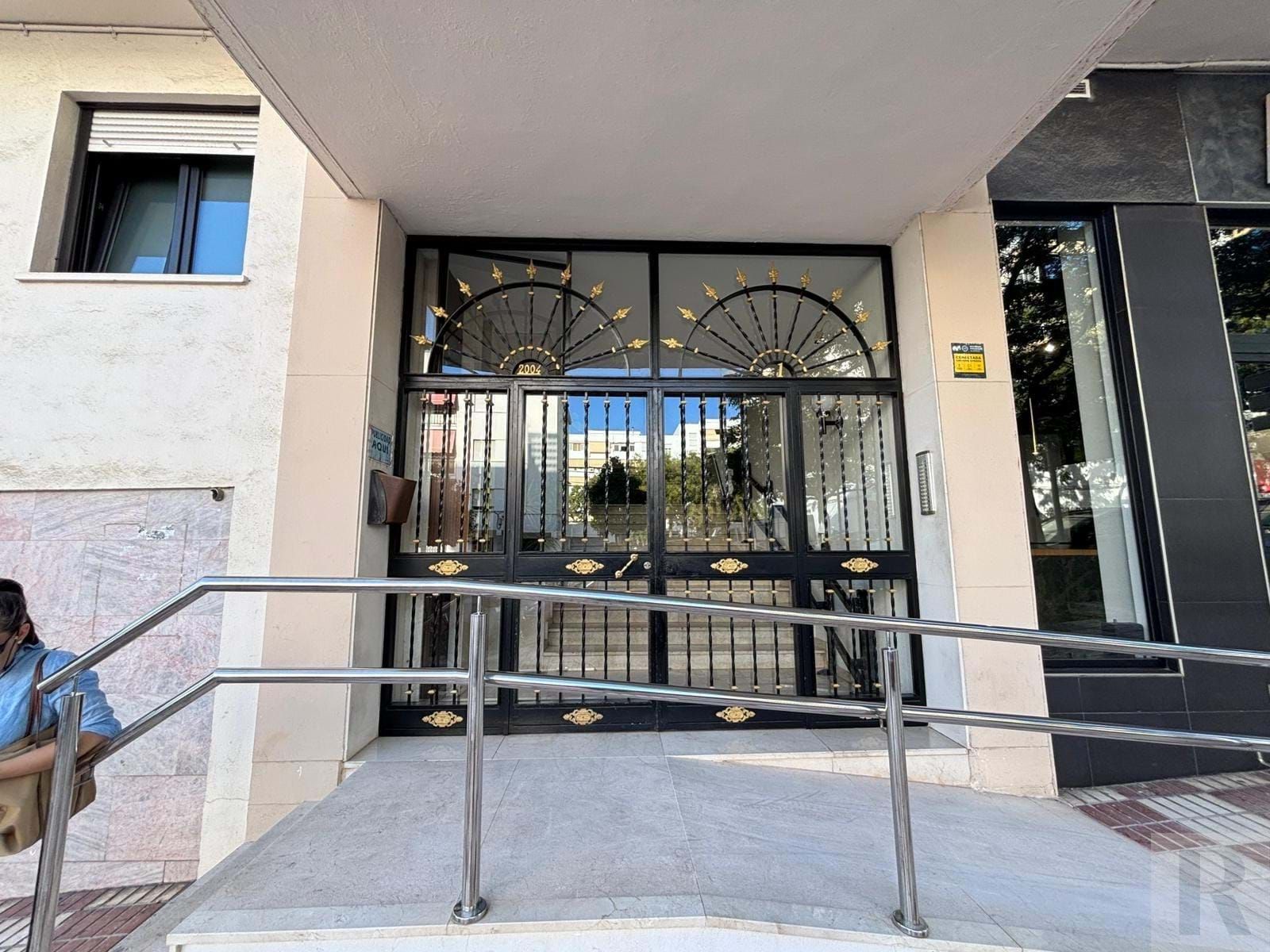 Piso en venta en Marbella con Terraza, Amueblado y Balcón