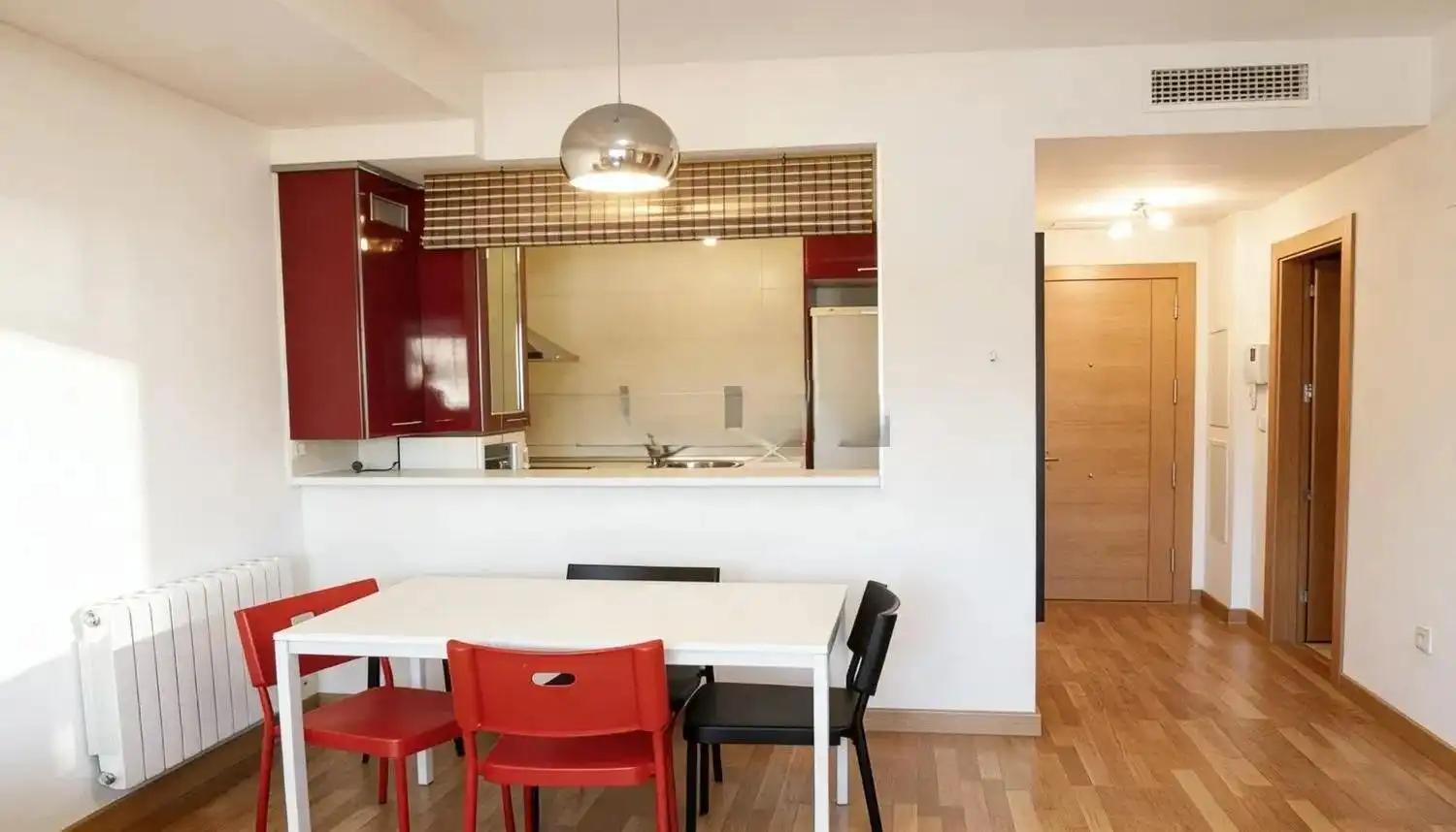 Cuina de Apartament de lloguer en Granada amb Aire condicionat, Calefacció i Moblat