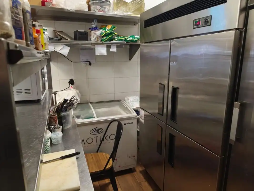 Cuina de Local en venda en Torrejón de Ardoz amb Aire condicionat, Calefacció i Terrassa