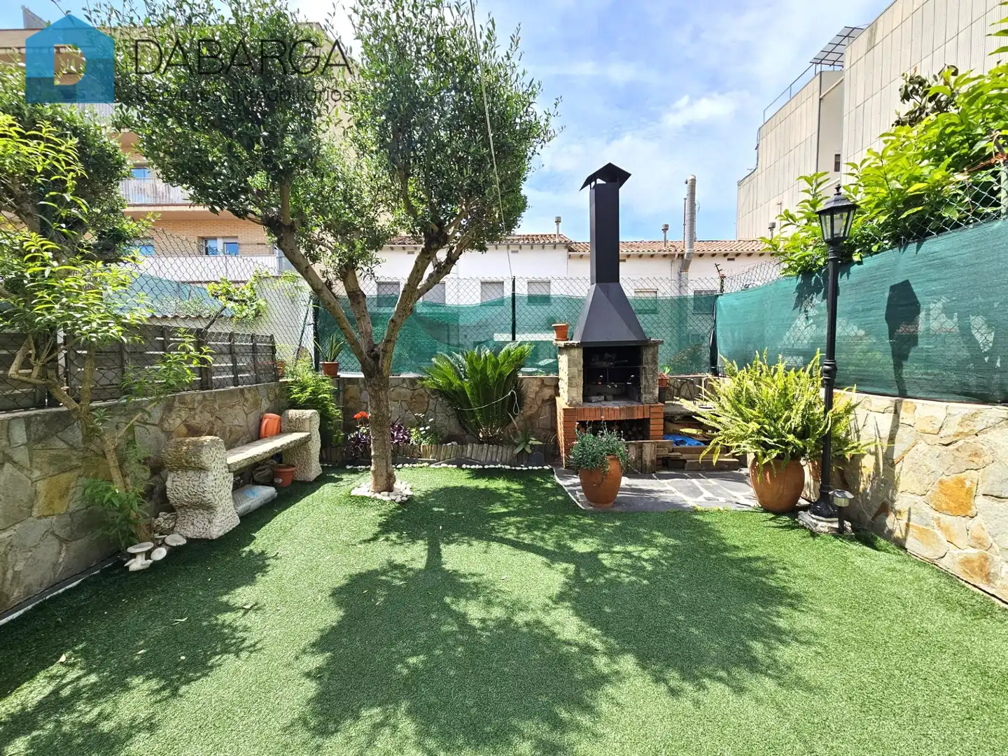 Terrassa de Casa adosada en venda en Ripollet amb Aire condicionat, Calefacció i Jardí privat