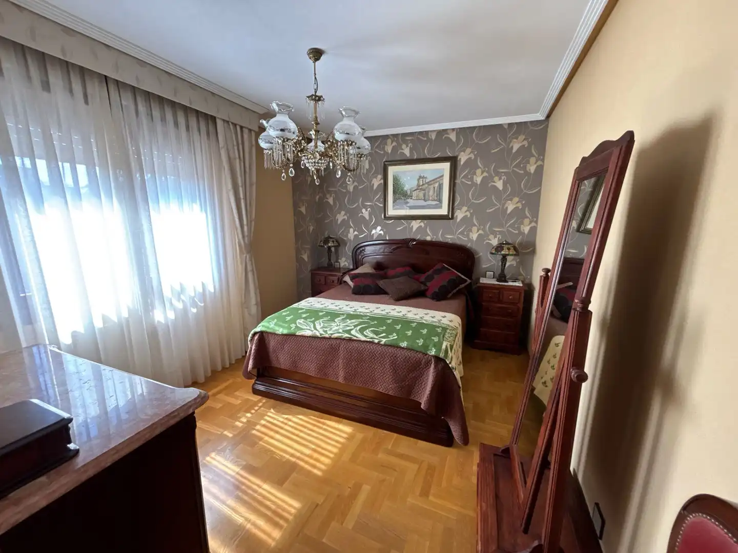 Habitación de Piso de alquiler en Oviedo  con Calefacción, Parquet y Amueblado