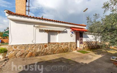 Exterior view of House or chalet for sale in El Casar de Escalona  with Air Conditioner, Heating and Private garden