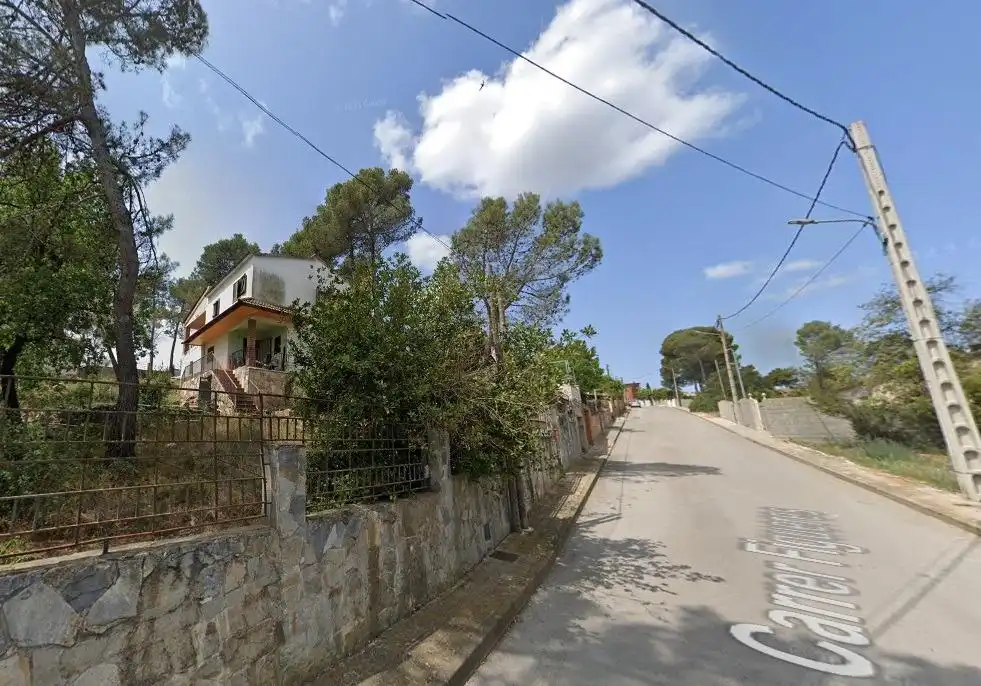 Casa con jardín en venta en Carrer FIGUERES-PINEDES 1255, imagen 2