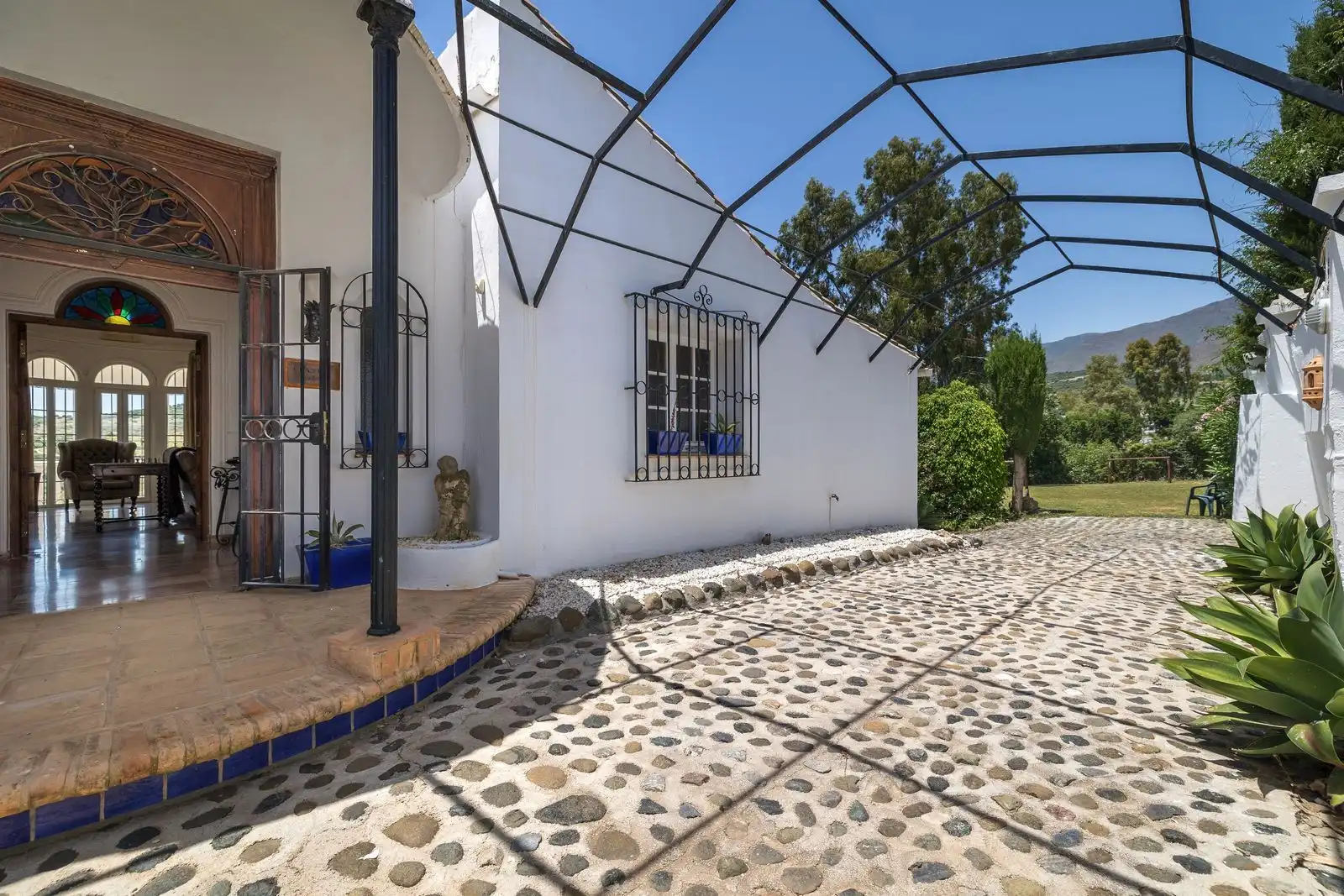 Jardí de Casa adosada en venda en Estepona amb Aire condicionat, Terrassa i Traster