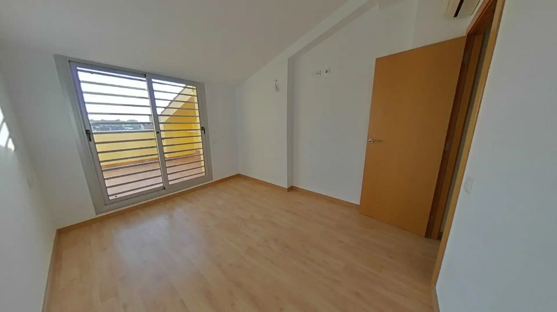 Dormitori de Dúplex en venda en Terrassa amb Aire condicionat, Calefacció i Terrassa