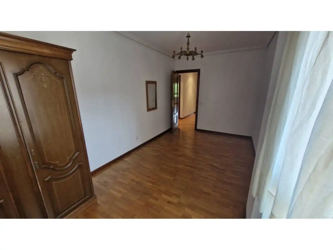 Sala d'estar de Pis en venda en  Logroño amb Calefacció, Parquet i Terrassa