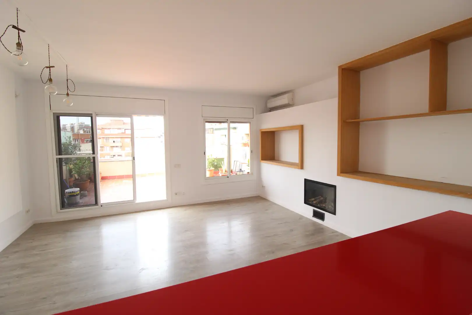 Sala d'estar de Àtic de lloguer en Barcelona amb Aire condicionat, Calefacció i Parquet