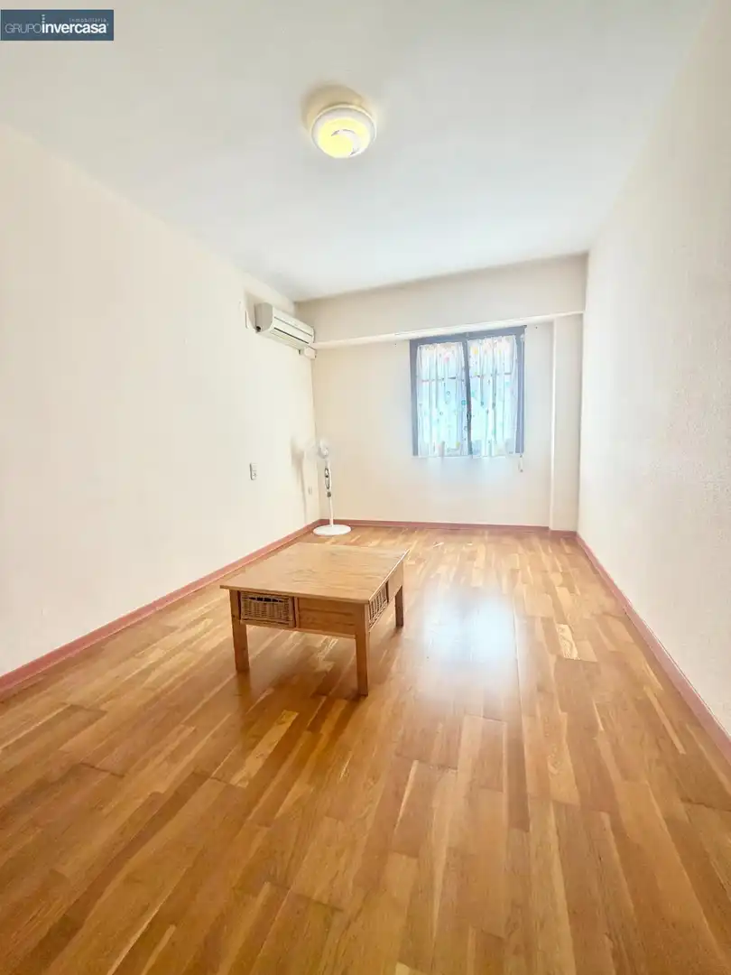 Sala de estar de Piso de alquiler en Valencia con Aire acondicionado, Calefacción y Parquet