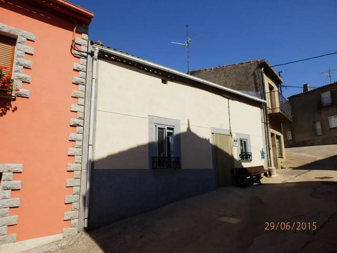 Vista exterior de Casa o xalet en venda en Fuenteguinaldo amb Calefacció i Moblat