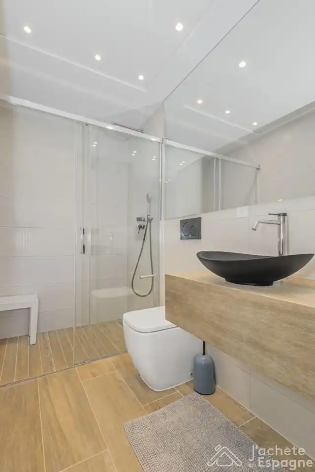 Baño de Piso en venta en Torrevieja con Aire acondicionado y Terraza