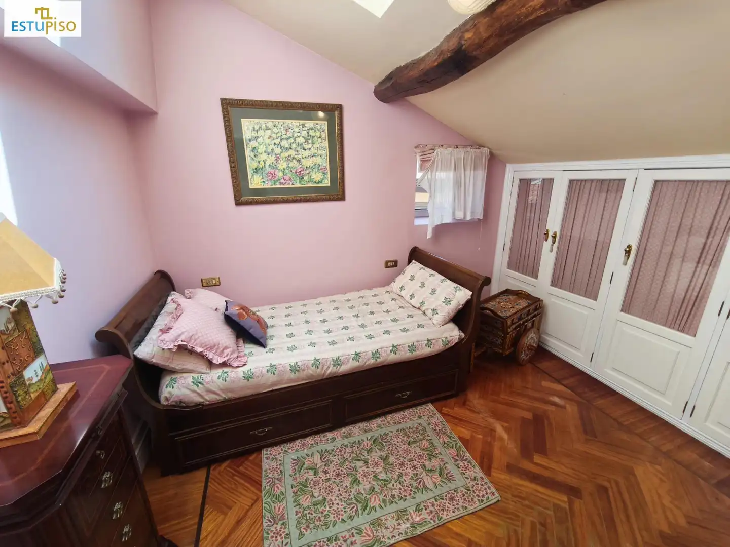 Dormitori de Pis en venda en Vitoria - Gasteiz amb Calefacció, Parquet i Traster