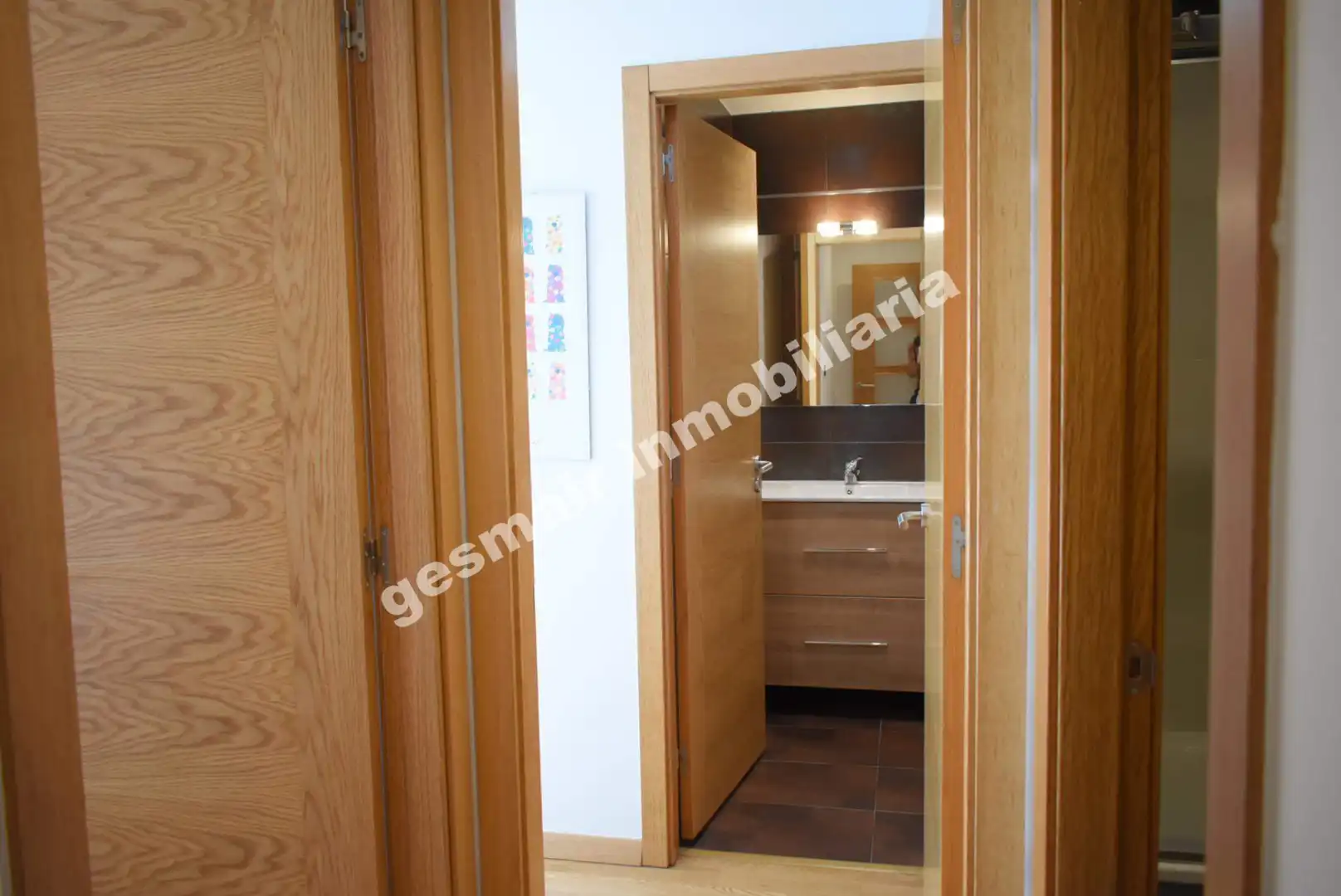 Dormitori de Apartament de lloguer en Pontevedra Capital  amb Calefacció, Parquet i Terrassa