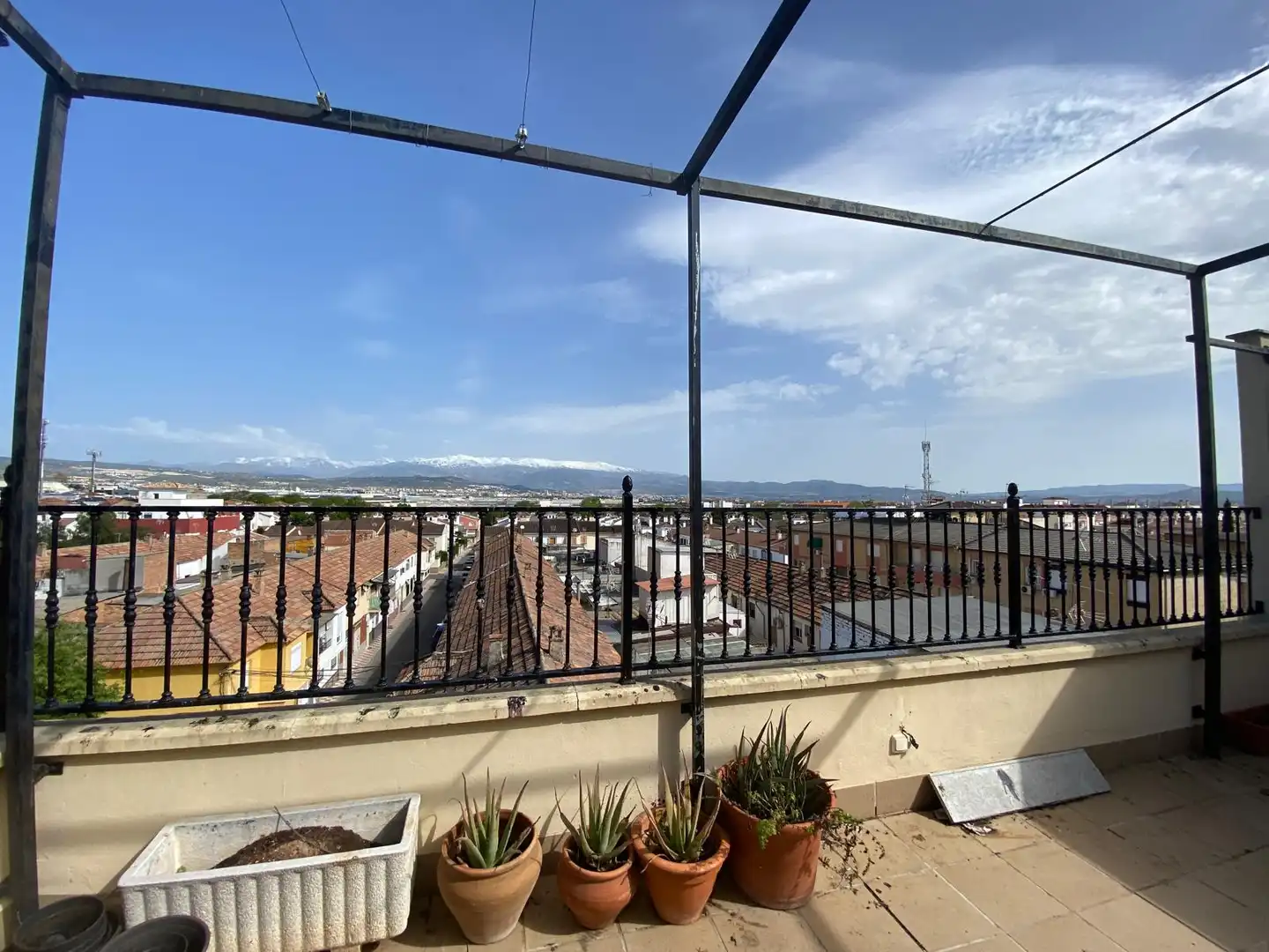 Vista exterior de Edificio en venta en Albolote