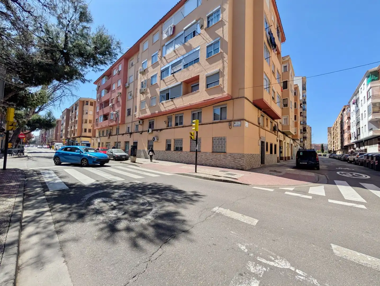 Außenansicht von Geschaftsraum zur Miete in Zaragoza mit Klimaanlage