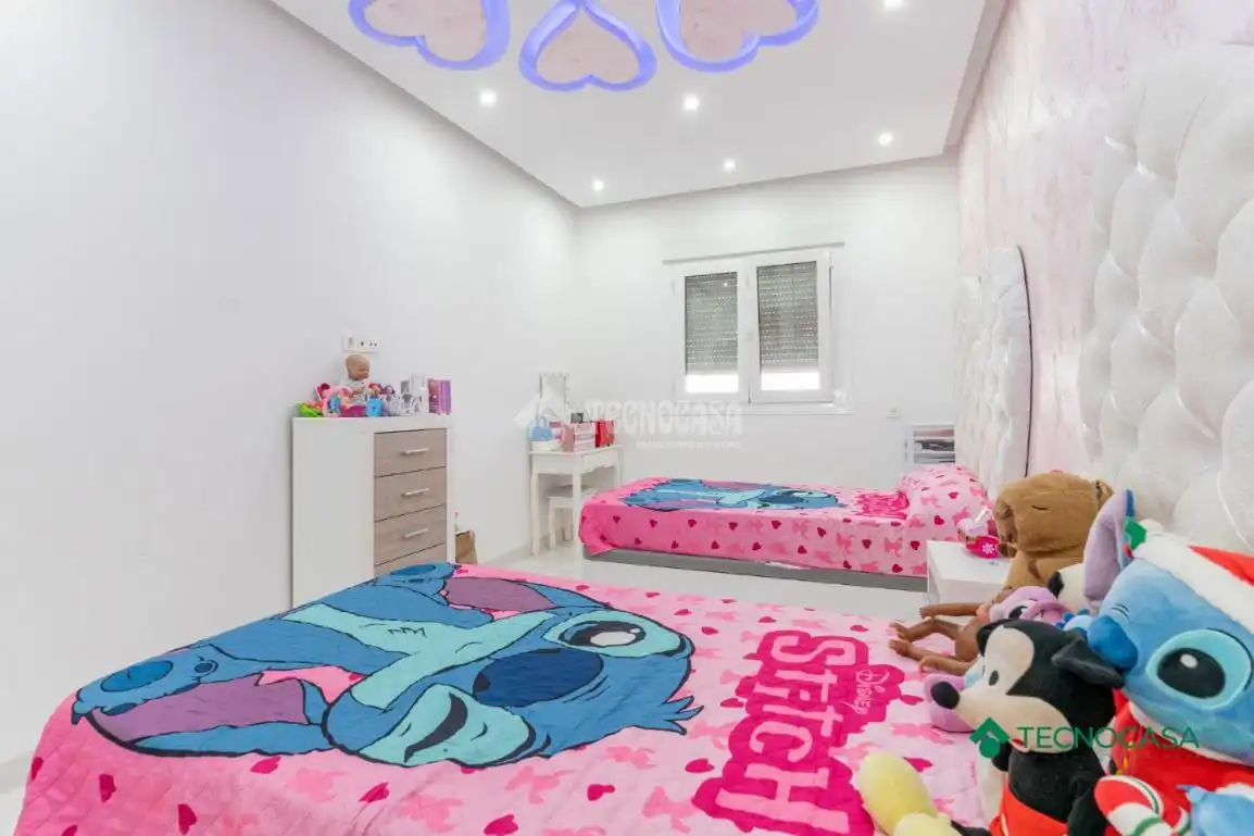 Habitación de Casa adosada en venta en Vícar con Aire acondicionado, Trastero y Piscina
