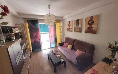 Living room of Flat for sale in Vélez-Málaga  with Terrace and Furnished
