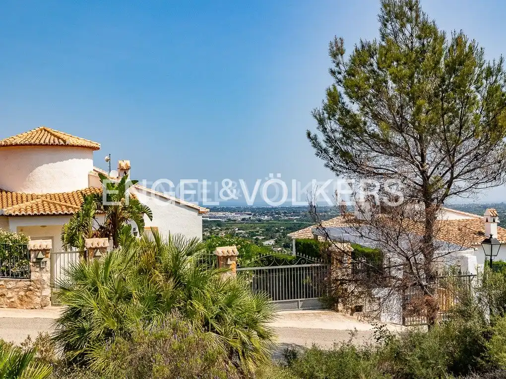 Vista exterior de Casa o xalet en venda en Pedreguer amb Aire condicionat, Calefacció i Jardí privat