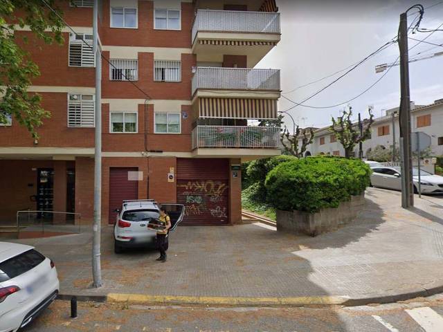 Garaje en Alquiler en Avinguda de la Primavera, 71 en Martinica – Ateneu