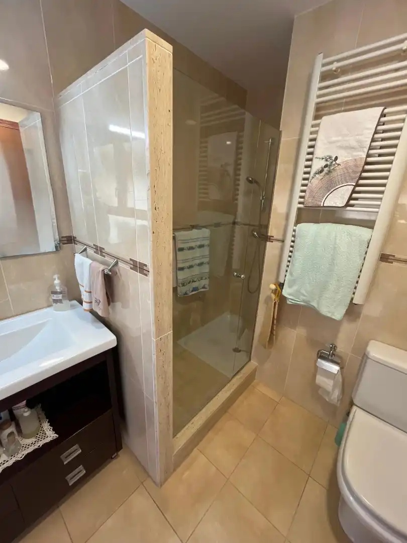 Baño de Casa adosada en venta en Palamós con Aire acondicionado, Calefacción y Terraza
