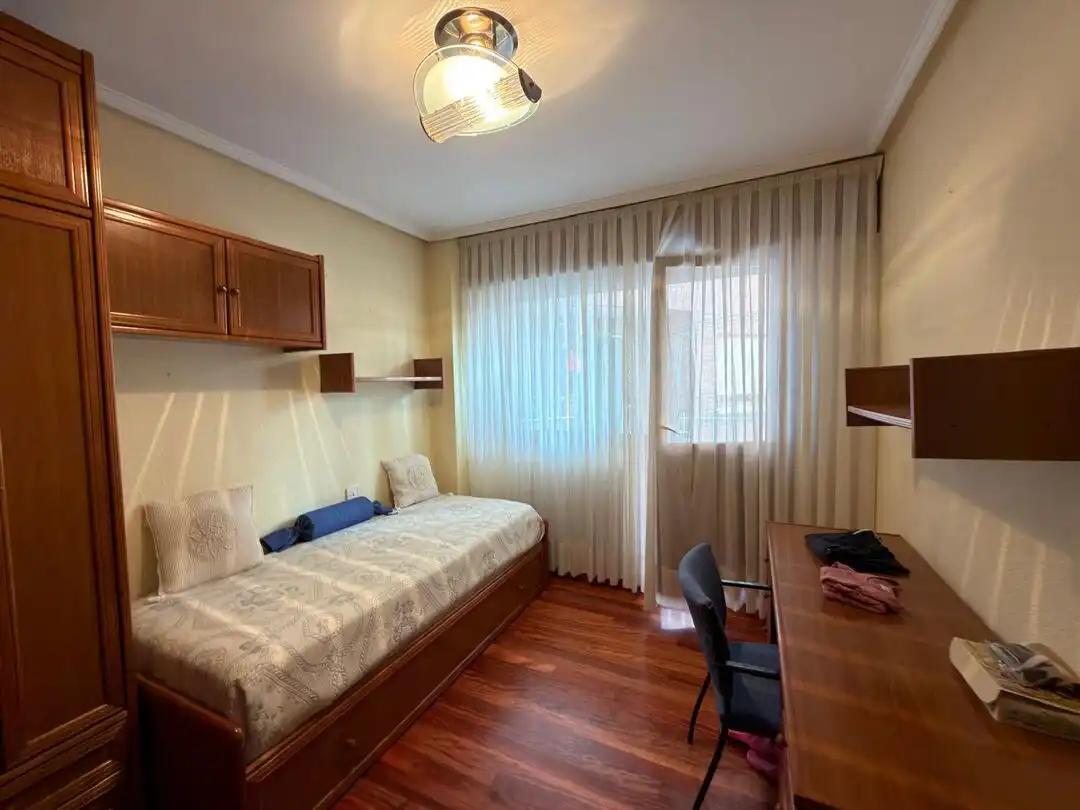 Schlafzimmer von Wohnung zur Miete in Galdakao mit Heizung
