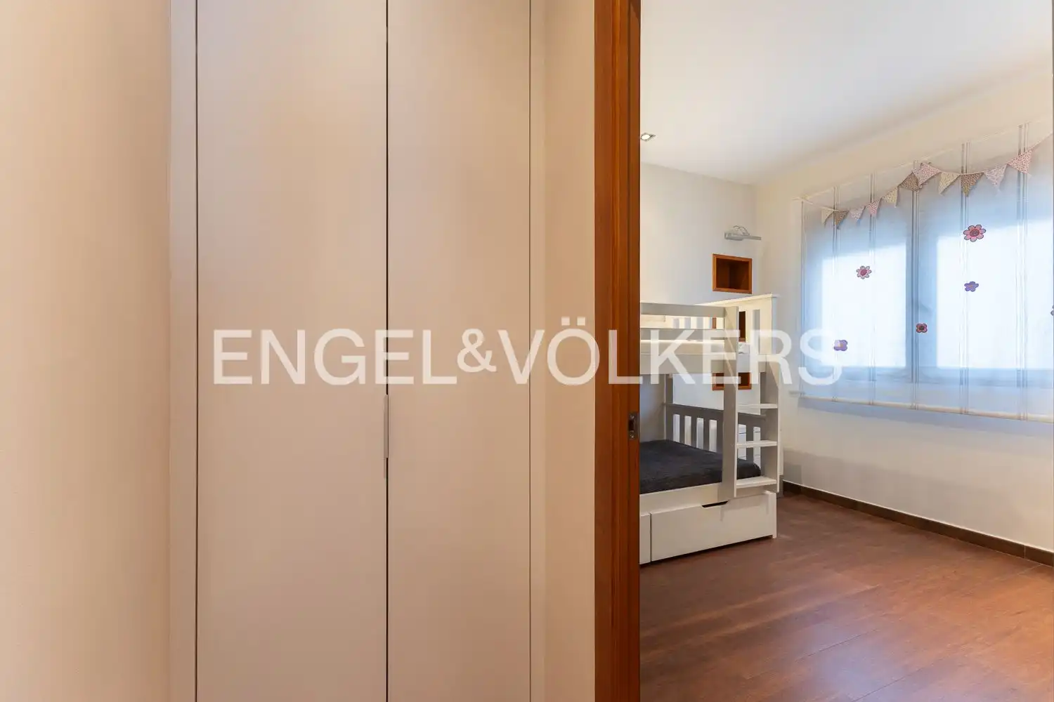 Maisonette zur Miete in Valencia mit Klimaanlage, Heizung und Parkett
