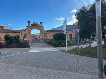 Local comercial de lloguer a Plaça Bages