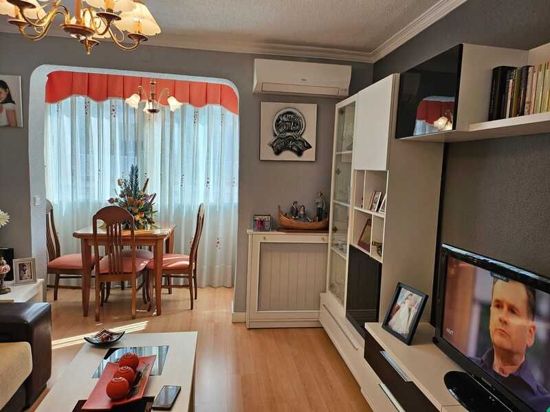 Living room of Flat for sale in  Madrid Capital  with Air Conditioner, Heating and Terrace