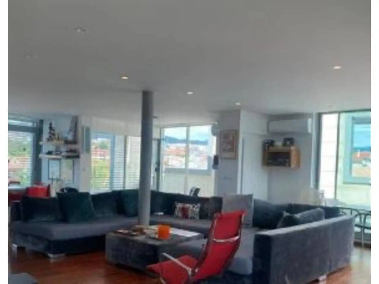 Sala de estar de Ático de alquiler en Nigrán con Calefacción, Parquet y Terraza