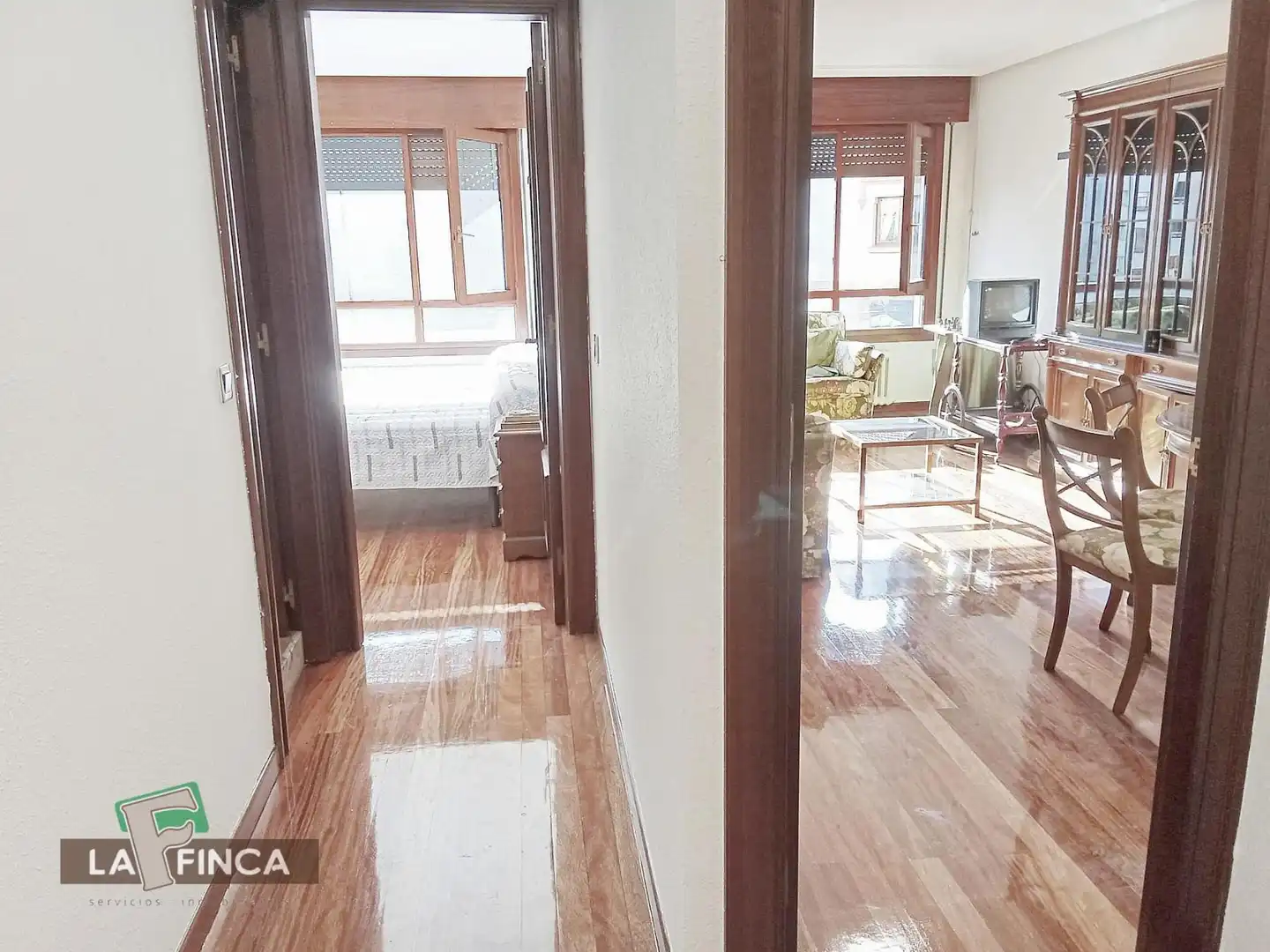 Apartamento de alquiler en Oviedo  con Calefacción, Parquet y Terraza