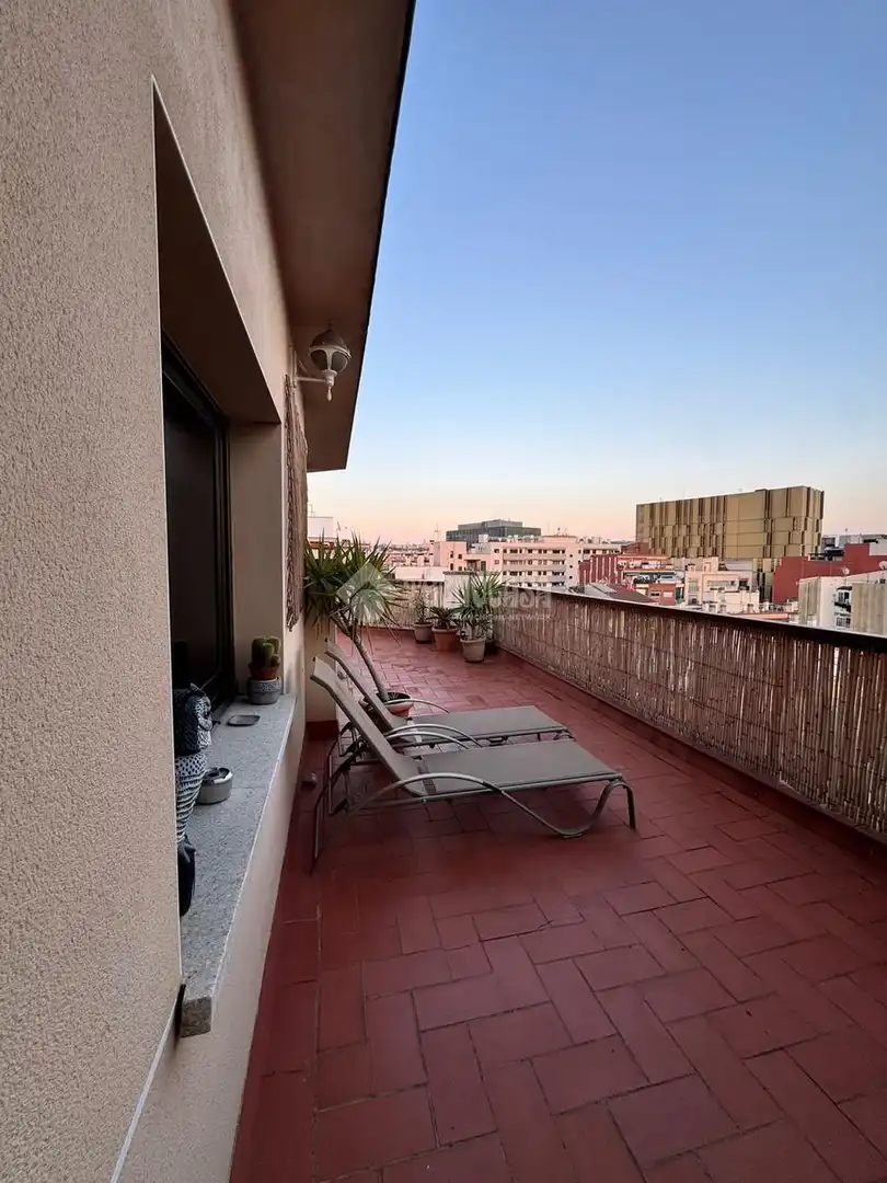 Terraza de Ático en venta en L'Hospitalet de Llobregat con Calefacción y Terraza