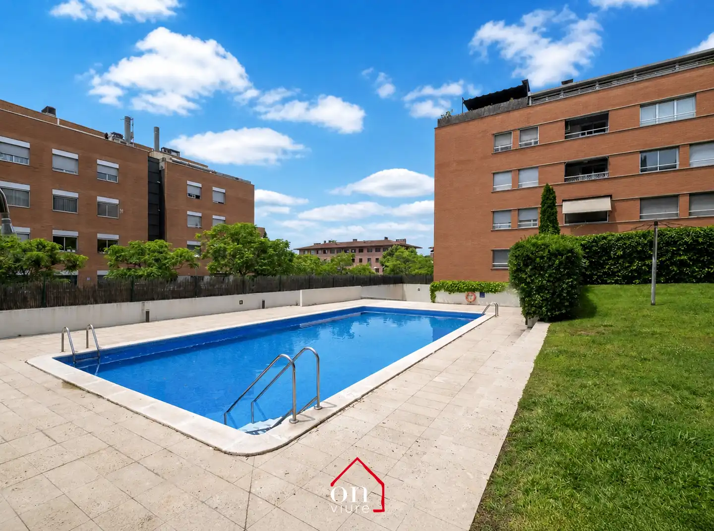 Piscina de Pis en venda en Sant Cugat del Vallès amb Aire condicionat, Calefacció i Parquet