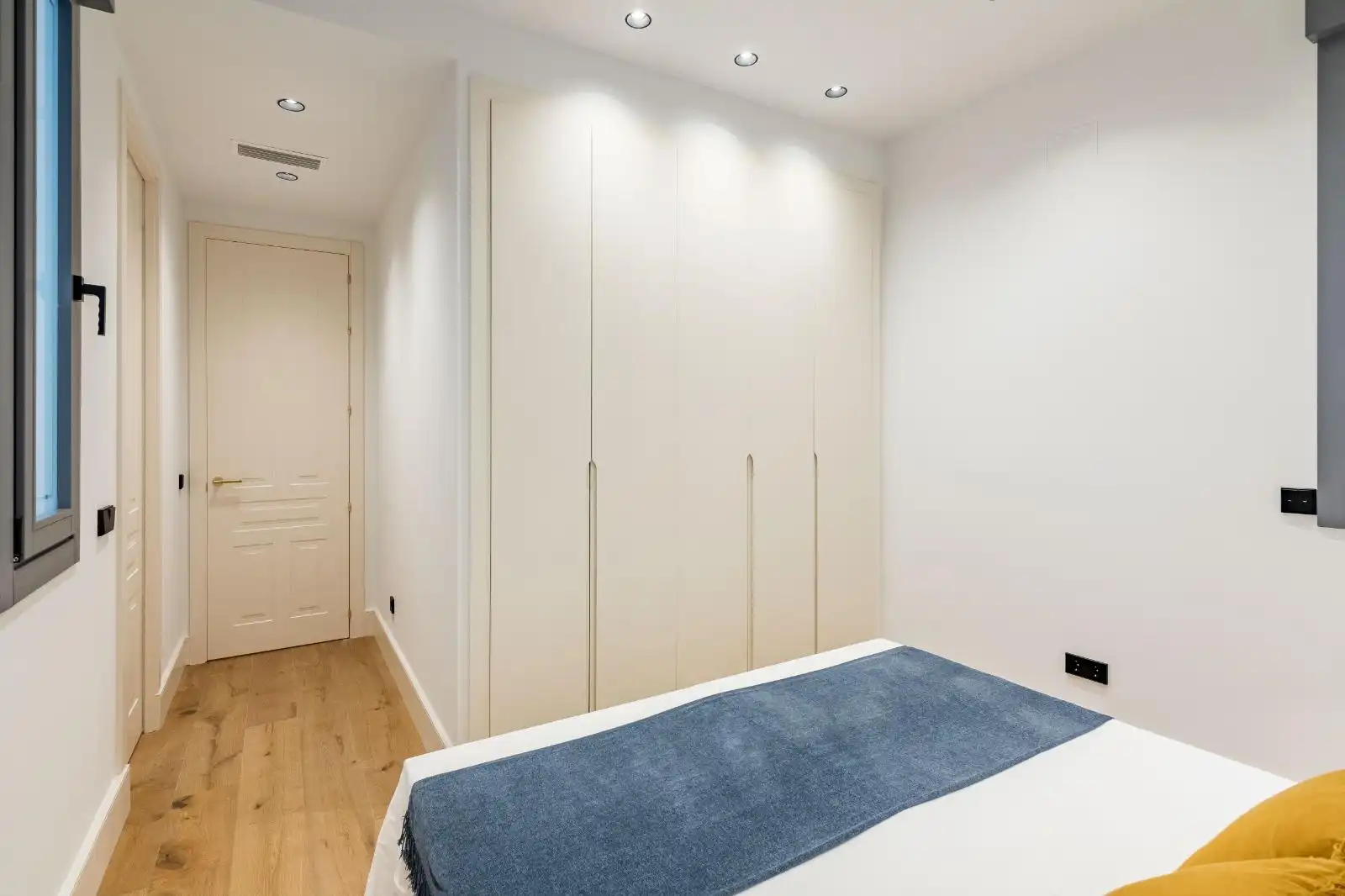 Bedroom of Flat for sale in Madrid  with Air Conditioner, Heating and Terrace