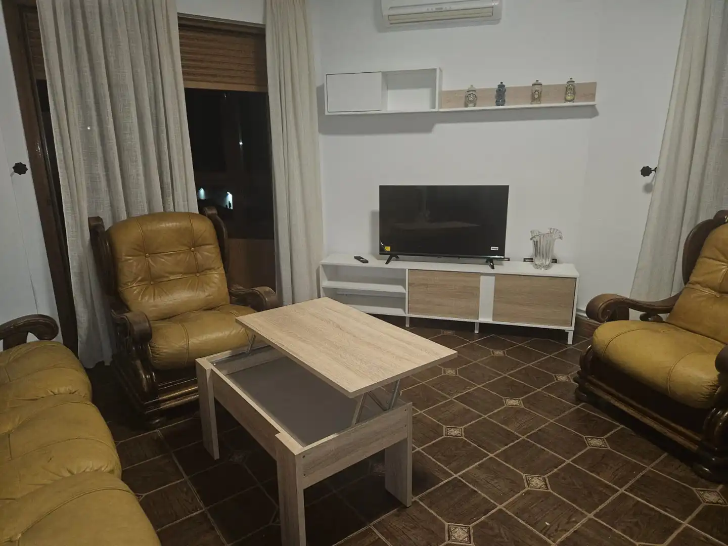 Living room of Flat for rent in Ciudad Real  with Air Conditioner, Heating and Furnished