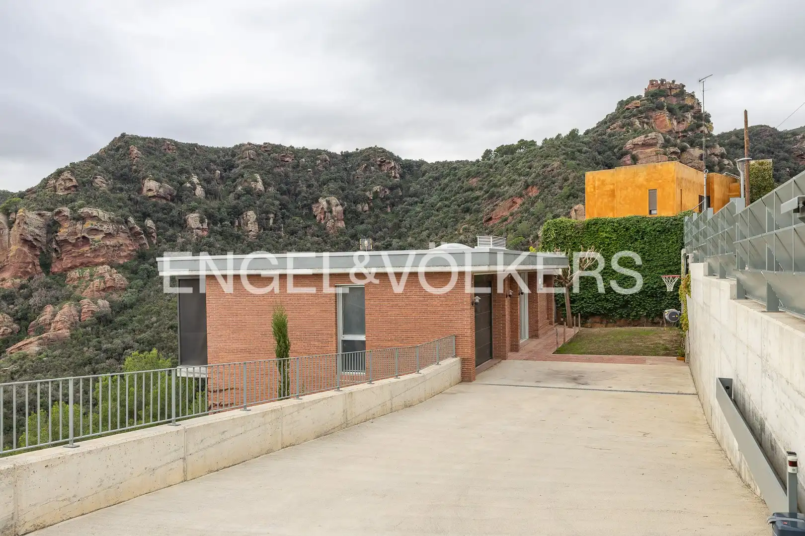 Houses for sale in Bruguers