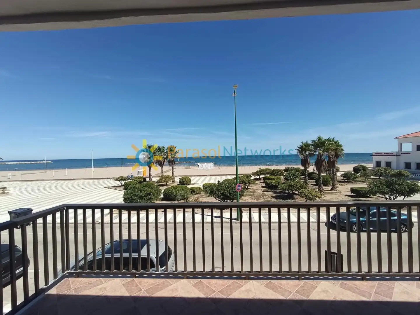 Apartment with terrace to rent in Oliva Playa