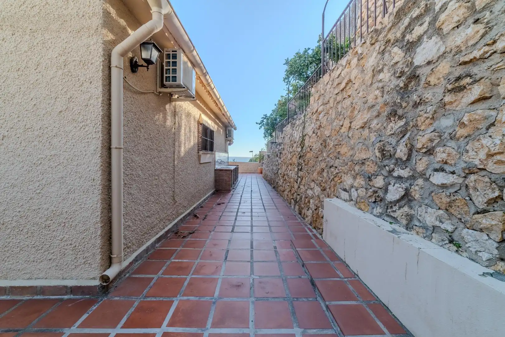 Terrassa de Casa o xalet en venda en Rincón de la Victoria amb Aire condicionat, Terrassa i Traster