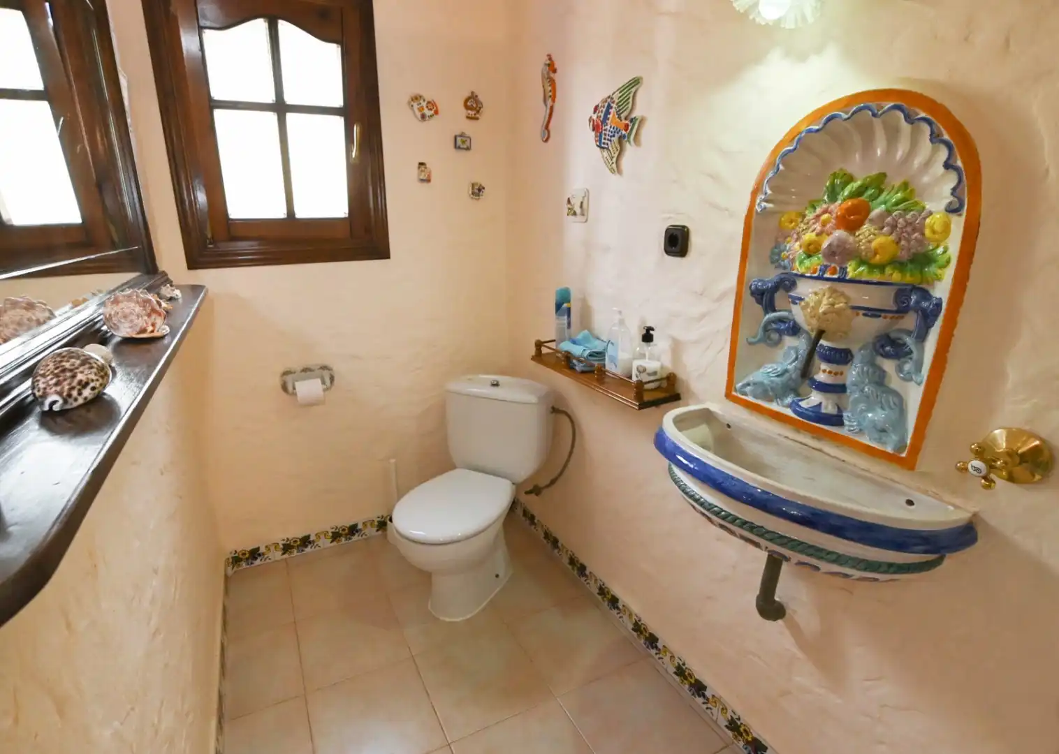 Country homes for sale in Canuta