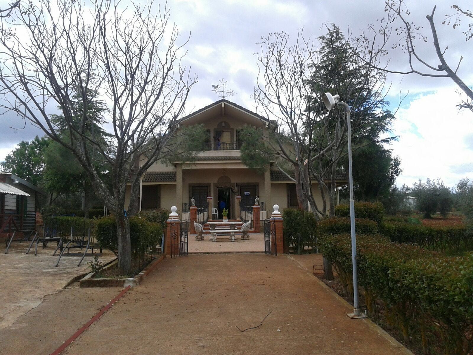 Vista exterior de Casa o xalet en venda en Alange amb Jardí privat i Piscina