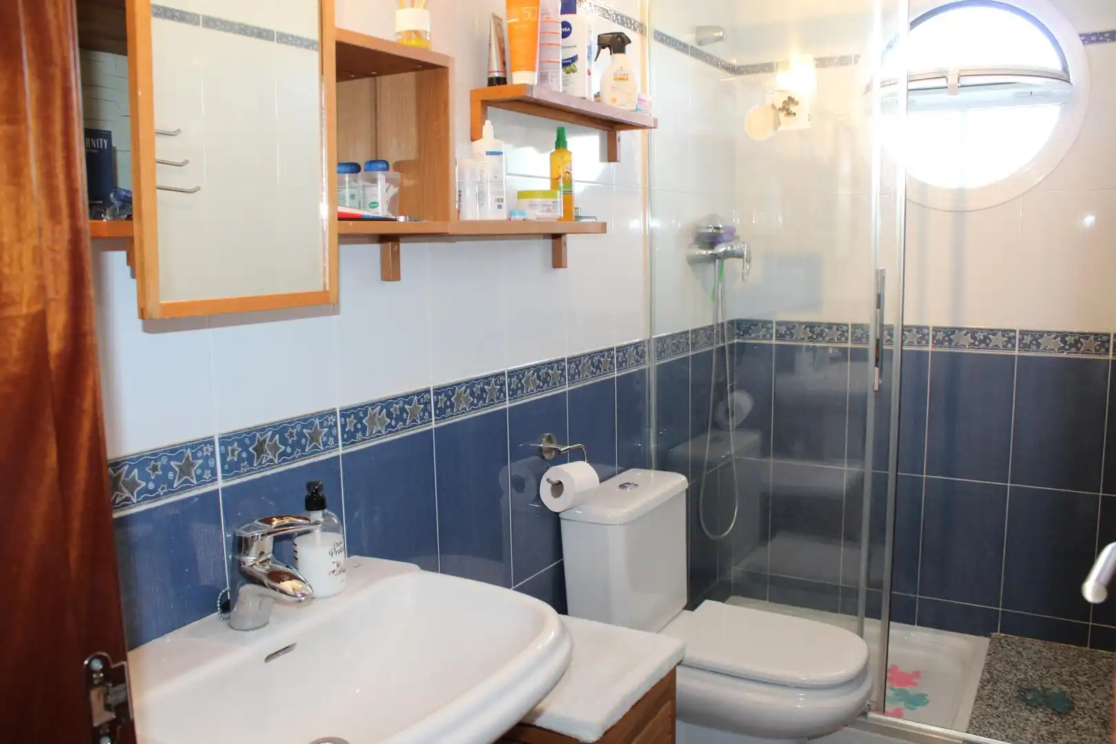 Baño de Apartamento en venta en Roquetas de Mar con Aire acondicionado, Amueblado y Horno
