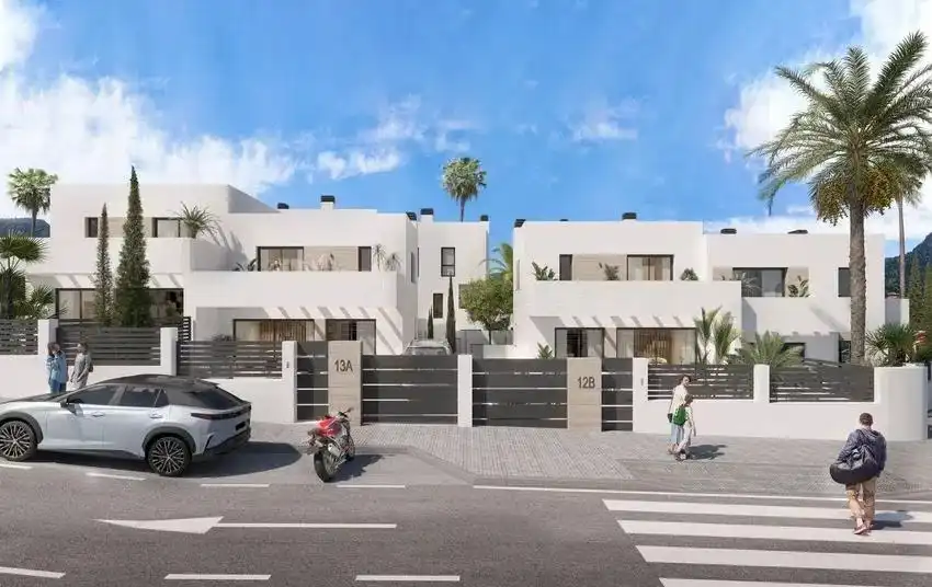 Vista exterior de Casa adosada en venta en Alhaurín de la Torre con Aire acondicionado, Jardín privado y Piscina