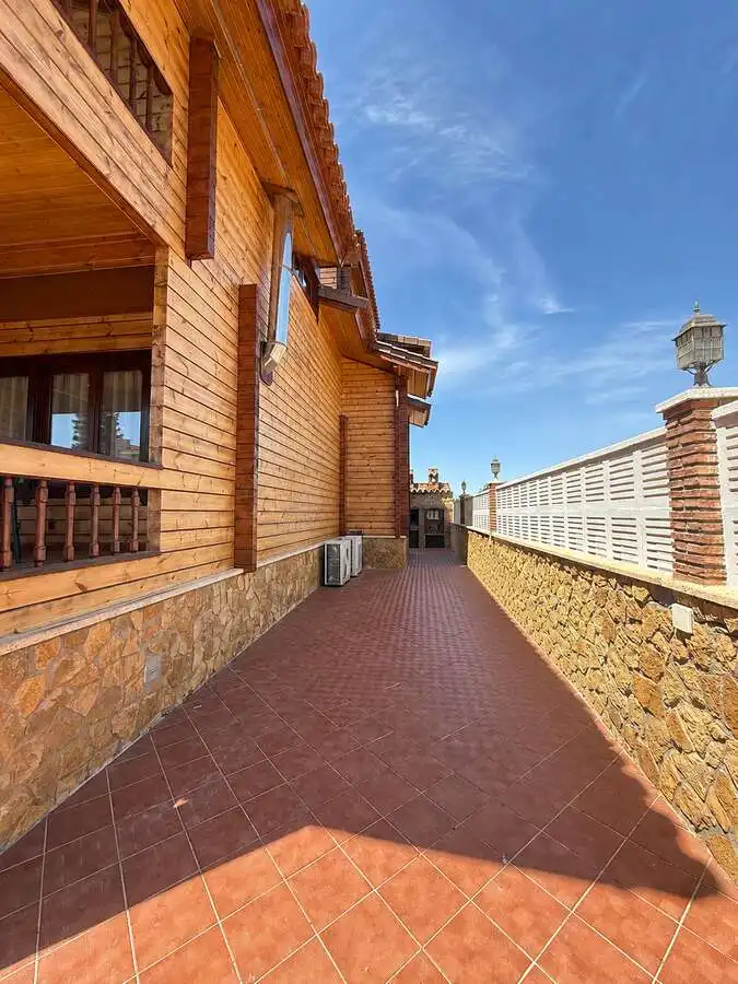 Terraza de Casa o chalet de alquiler en Roquetas de Mar con Jardín privado, Piscina y Amueblado