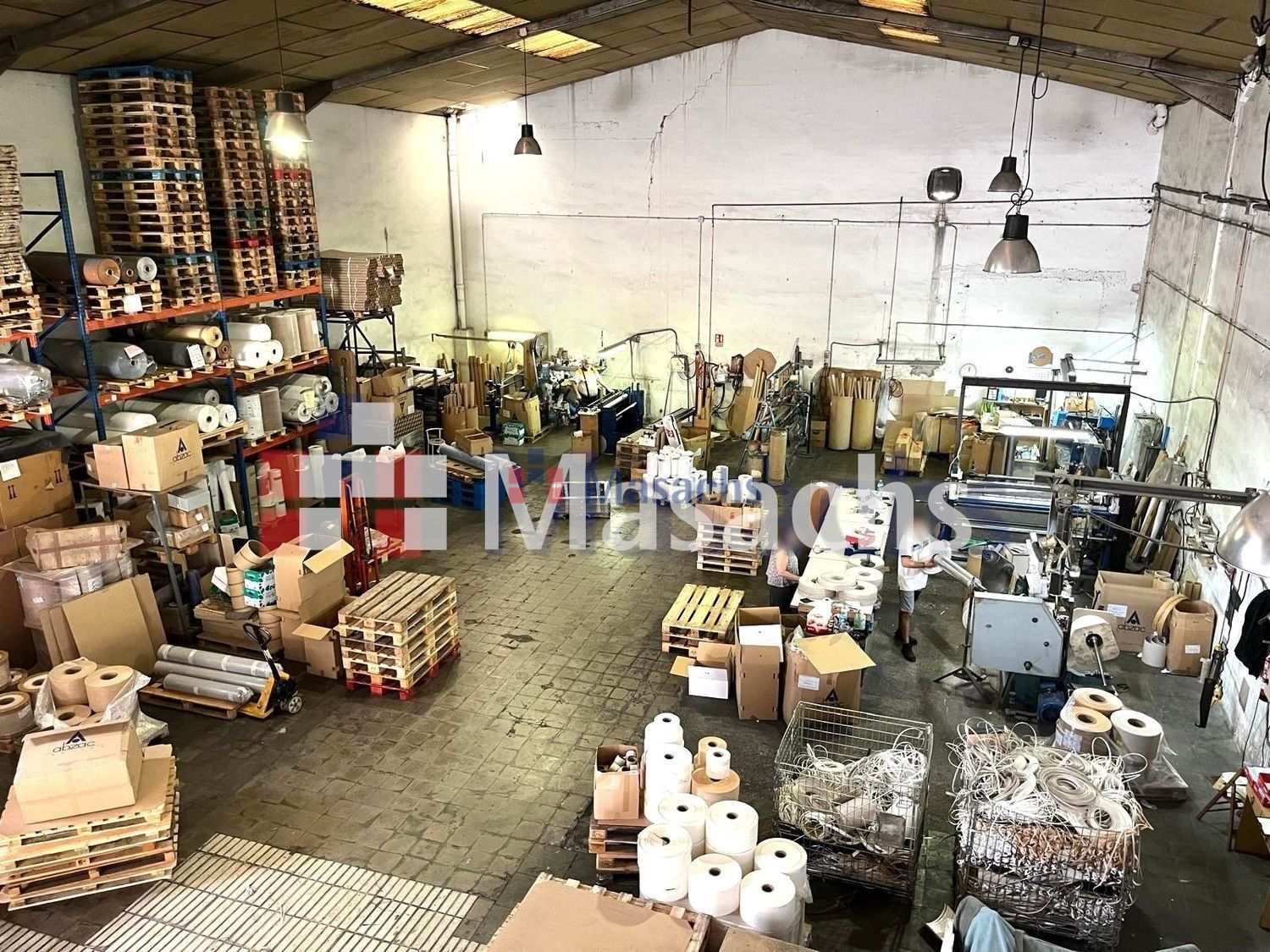Nau industrial en venda en Ripollet