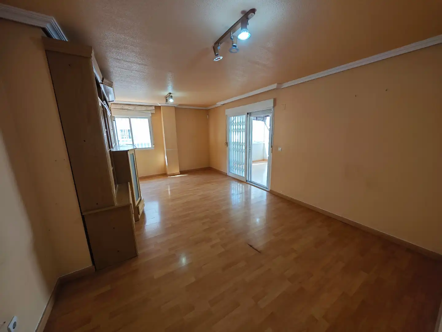 Wohnung zum Verkauf in Mutxamel mit Privatgarten, Parkett und Terrasse