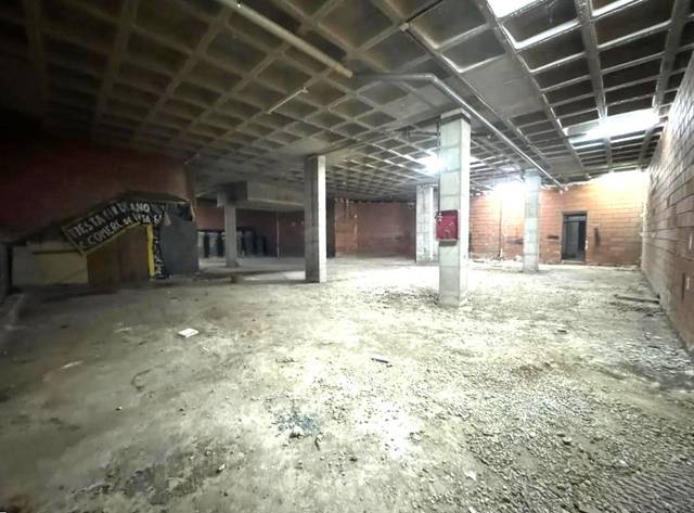 Local comercial en Venta en Avenida Atenas, 1 en El Pinar - Punta Galea